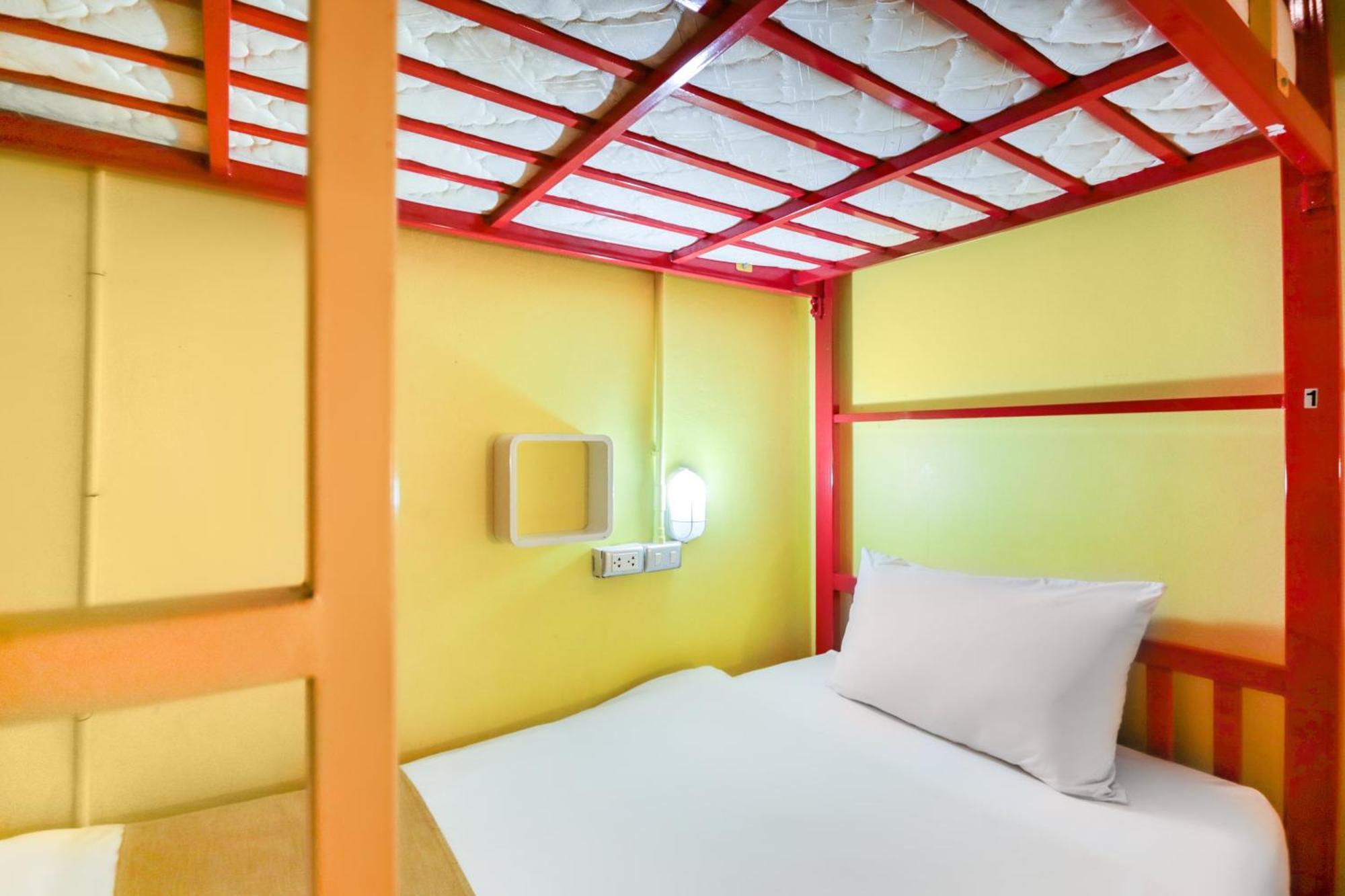 Oyo 1074 Fin Hostel Kata Beach  Exterior photo
